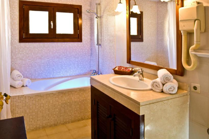 Hotel Rural Predio Son Serra | badkamer